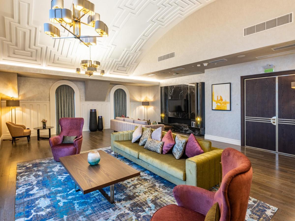 Hotel Intercontinental Baku By Ihg Extérieur photo The lounge at the airport