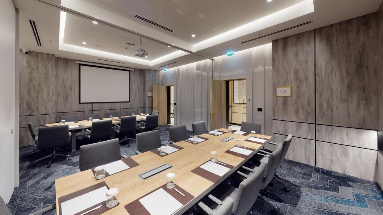 Hotel Intercontinental Baku By Ihg Extérieur photo Meeting room