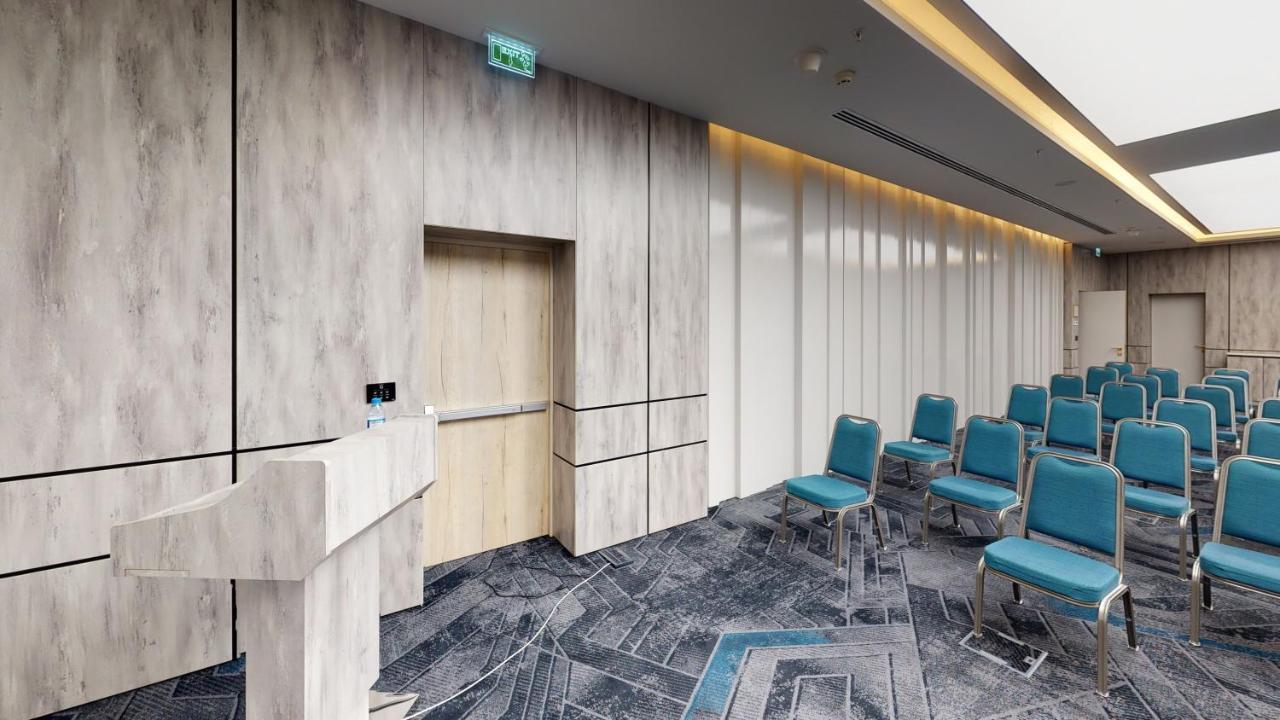 Hotel Intercontinental Baku By Ihg Extérieur photo The interior of the meeting room
