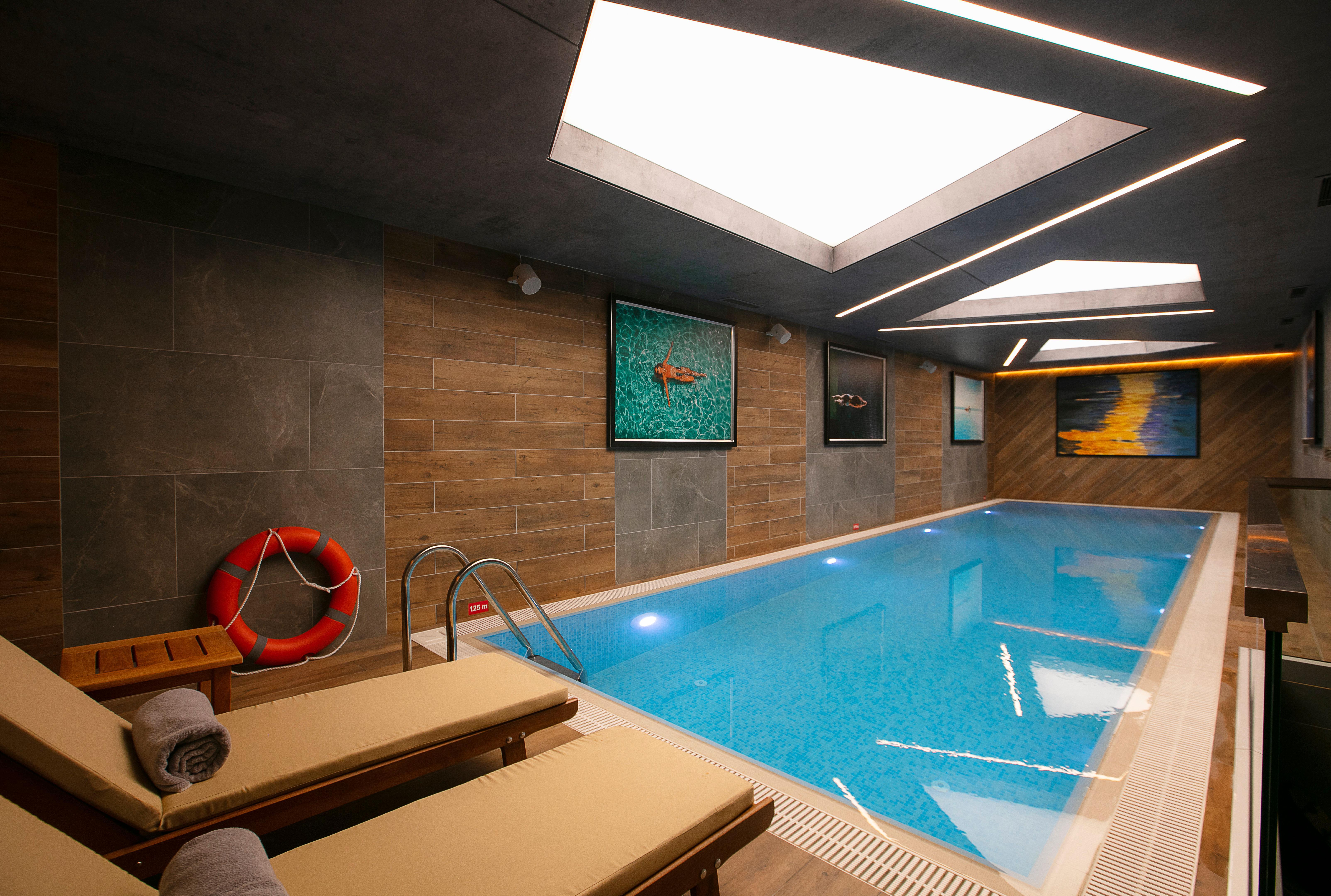 Hotel Intercontinental Baku By Ihg Extérieur photo Swimming pool