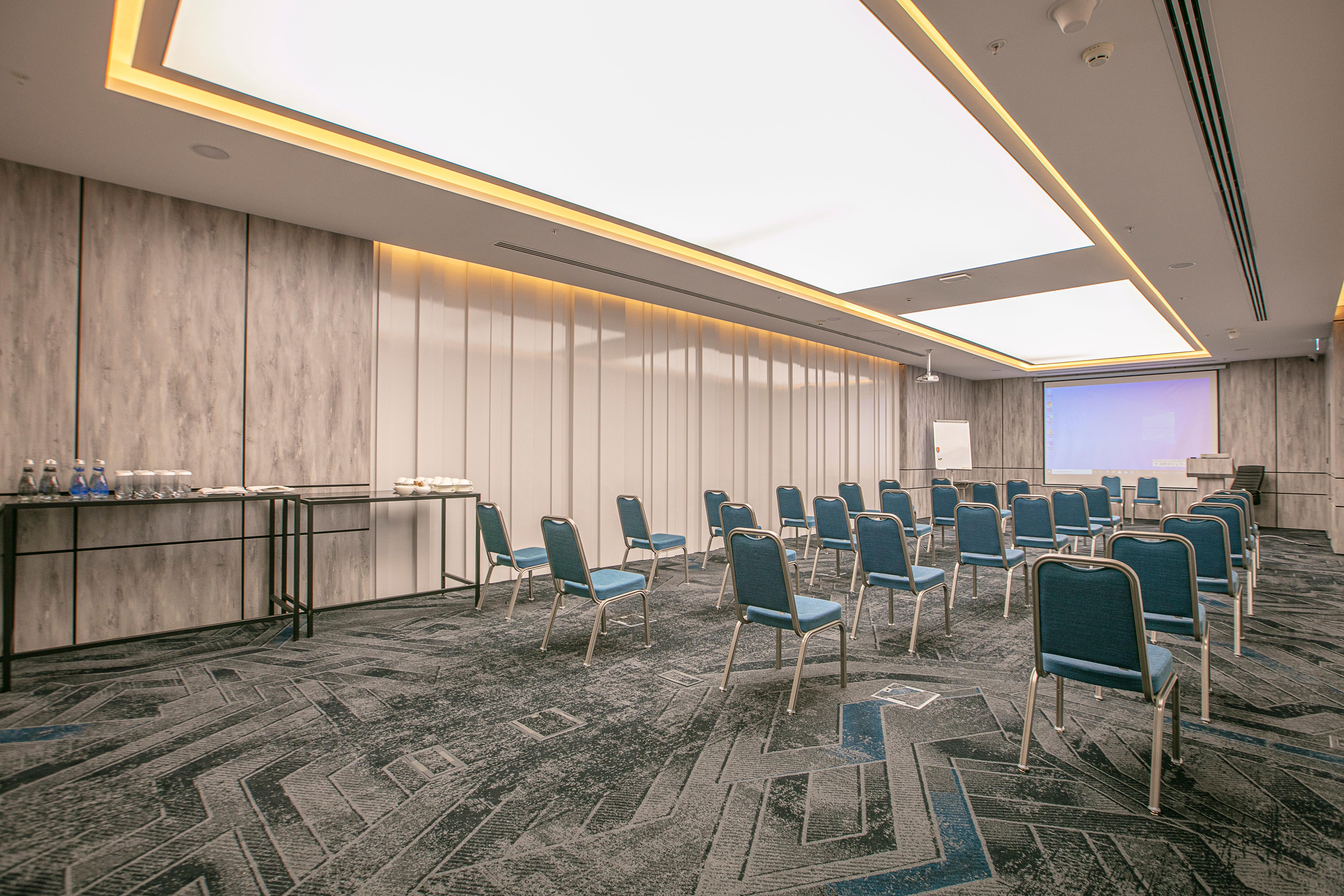 Hotel Intercontinental Baku By Ihg Extérieur photo Meeting room