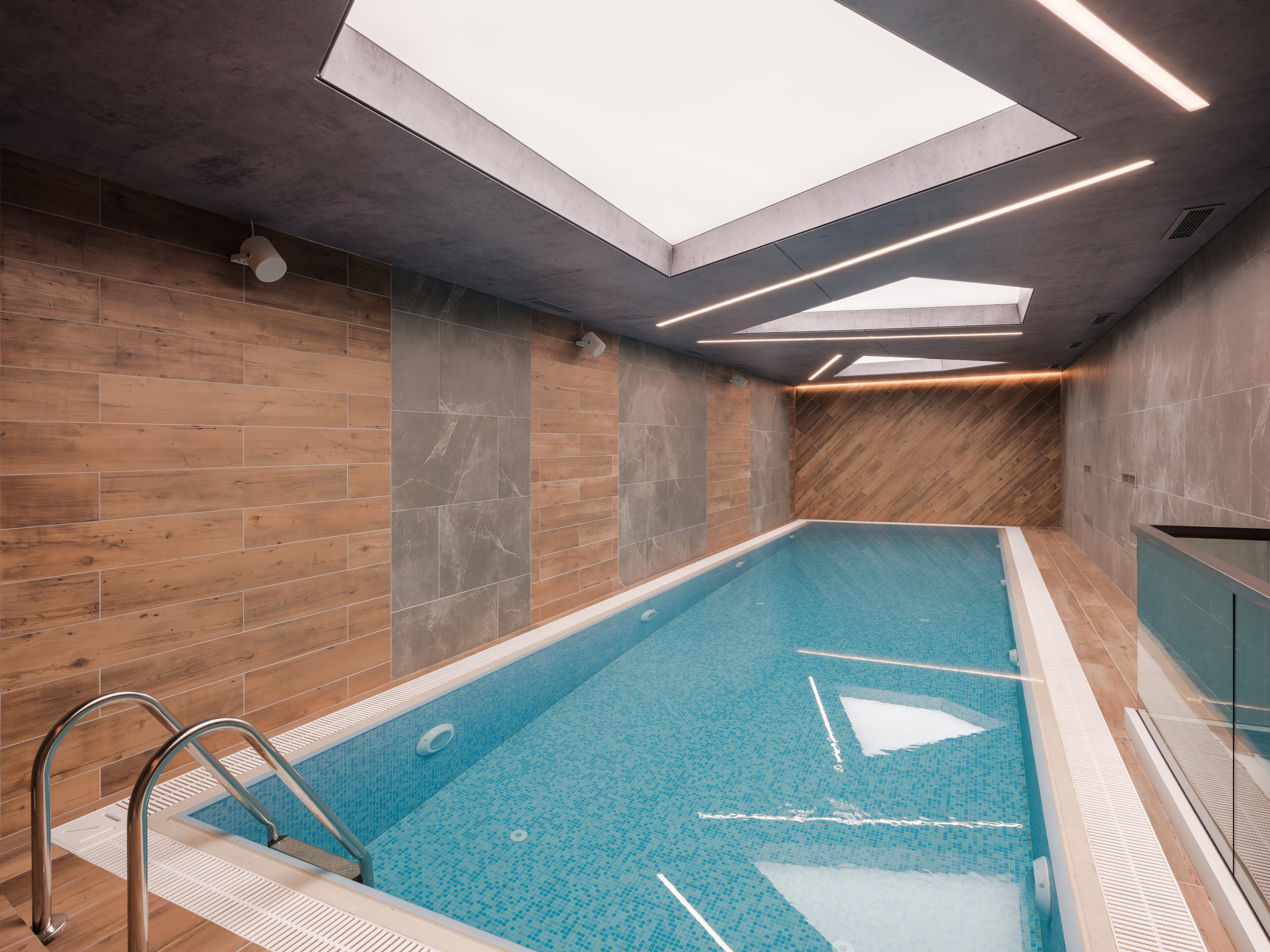 Hotel Intercontinental Baku By Ihg Extérieur photo Swimming pool