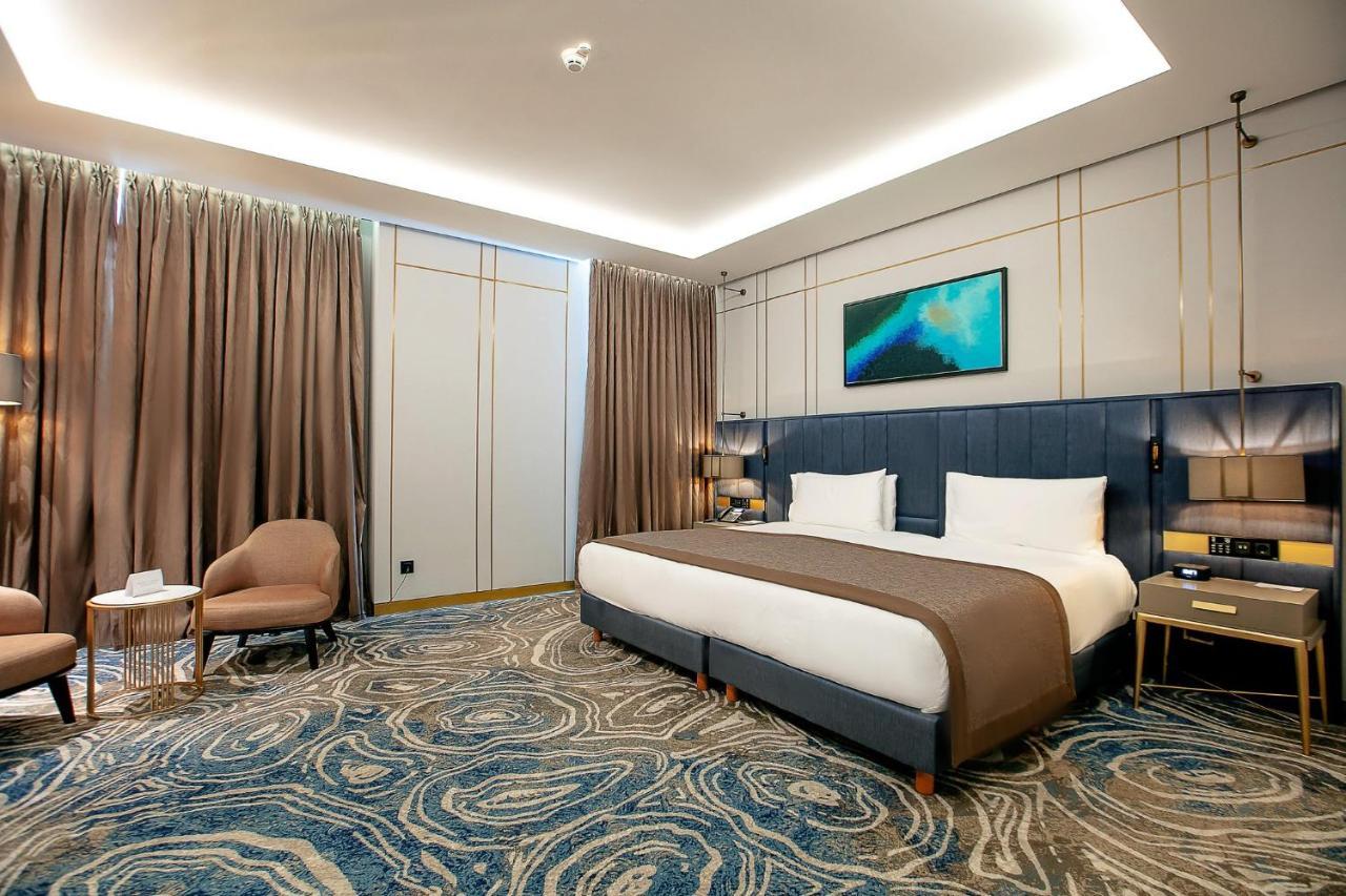 Hotel Intercontinental Baku By Ihg Extérieur photo Deluxe Room