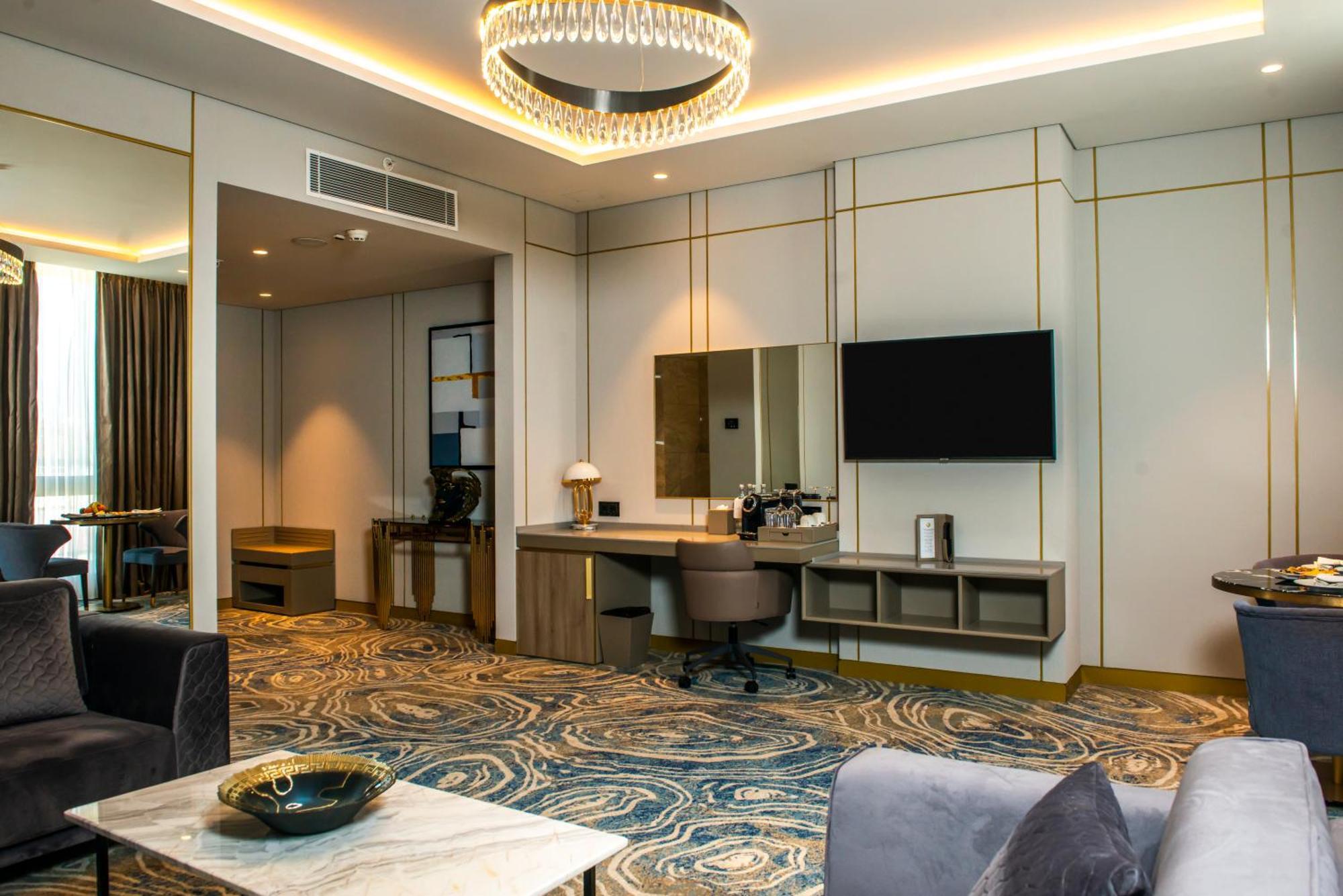 Hotel Intercontinental Baku By Ihg Extérieur photo Suite at the hotel